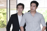 이근, 김용호 사망에 “모든 사이버 렉카는 이렇게 끝날 것이다. 치얼스”