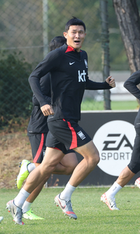 왼쪽으로 이동한 김민재, 파트너는 이번에도 정승현? 포백 구성 ‘주목’