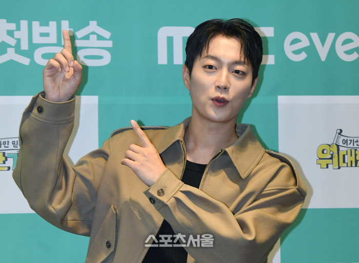 [잡담] 오늘 윤두준 얼굴 미쳤는데 | 인스티즈