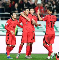 이강인 도움 받은 김민재, 헤더로 베트남전 선제골 ‘쾅’[SS현장]