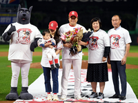 [포토] 은퇴하는 김태훈, 힘이 되어 준 가족과 함께