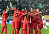 [포토]김민재의 선제골에 기뻐한느 축구대표팀