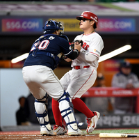 [포토] 추신수 '살살~'