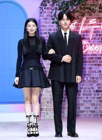 [포토]수지-양세종, '이두나'에서 풋풋하게!