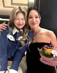 최준희, 故 최진실 절친 엄정화와 다정한 모습 공개