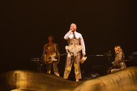 그물 스타킹→엉덩이까지 노출한 샘 스미스, 선넘은 파격 29禁 퍼포먼스[SS리뷰]