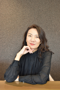 [김효원이 만난 사람] 45년 팬심으로 소설 ‘디어 마이 송골매’ 쓴 이경란 작가