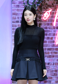 [포토]'이두나'로 인사하는 수지