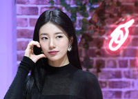 [포토]볼 하트 만들어 보이는 수지