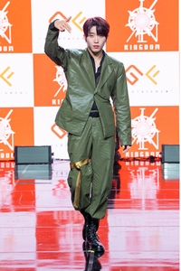 킹덤 단 “앨범 표지 논란, 무슬림 친구들에게 미안했다”