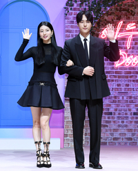 [포토]수지-양세종, '이두나'로 인사 드려요!