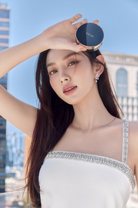 AGE20’S, 베트남 현지 모델 ‘투이 티엔’ 메이크업 화보 공개