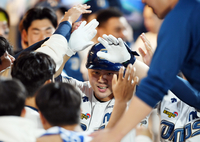 [포토]NC 김형준, 나도 홈런이야!