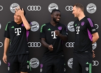 김민재의 ‘뒤’ 안정감 찾나…노이어 복귀 임박, 투헬 감독 결단만 남았다