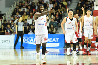 워니 46점 원맨쇼, SK 정관장 꺾고 개막전 승리