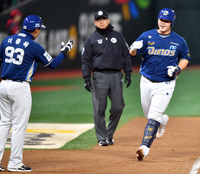 [포토]'SSG 추격에 찬물' 솔로홈런 김형준