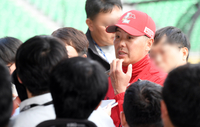 [포토]SSG 김원형 감독, '추신수 1번으로!'