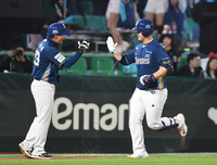 [포토]NC 김형준, 달아나는 솔로 홈런