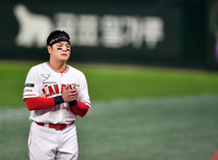 [포토]‘2차전 1번타자 선발출장’ 추신수