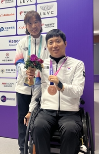 든든한 동반자, ‘아내와 함께’ 장애인AG 첫 메달…이철재 “안정감 주는 게 커요”[SS항저우in]