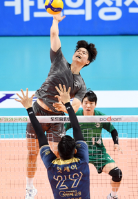 조인성, 좌표 찍혔다…정치적 악플에 시달려