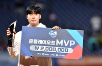 [포토]‘금메달에 이어 준PO MVP까지’ 김영규