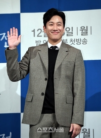 이선균, “믿고 지지해 준 모든 분들께 사죄, 성실히 조사 임할 것”[SS현장]