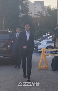 1시간 20분 임시 조사…이선균, “조만간 있을 정식 조사 때 더 성실히 답변할 것”[SS현장]