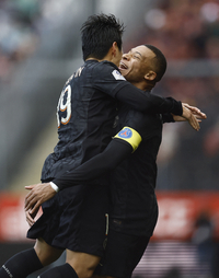 연일 펄펄 날아다니는 이강인, 세계 몸값 1위 음바페의 영혼의 파트너 될 조짐…환상 아웃프런트 어시스트 후 환희의 포옹