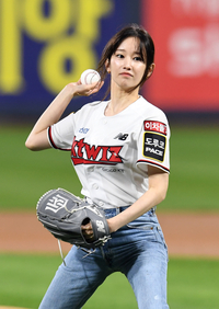 [포토]전종서, 플레이오프 1차전 시구