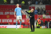 아직은 부족하단다…‘열정’의 과르디올라 감독, 맨유전 승리에도 홀란에게 헤더법 ‘코치’