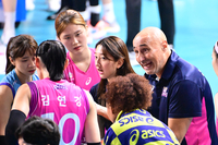 김연경·옐레나의 공격 편향? 아본단자 감독의 반문 “GS칼텍스도 정관장도 높다, 나눠때릴 수 있게 노력”[현장인터뷰]