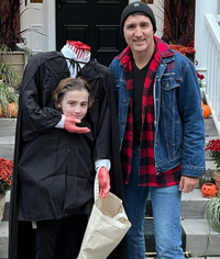 ‘즐거운 참수?’ 캐나다 총리, 끔찍한 할로윈 분장子와 인증샷으로 뭇매