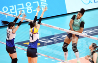 [포토]GS칼텍스 실바, 블로킹을 피해서!