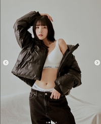 뭘 입어도 여신...권은비, 브라톱+패딩 이걸 소화하네