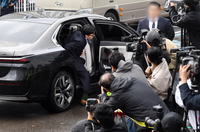 [포토]차량에서 내리는 지드래곤