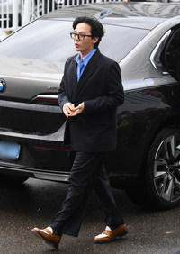 [포토]경찰 출석 지드래곤, 여유있게!