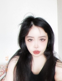 박봄, 앞머리 걷고 인형 미모 자랑..여전한 대문자 이목구비