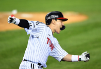 ‘참치’가 수놓은 아름다운 포물선에 잠실벌은 축제의 밤…LG 29년 숙원 풀 안방마님 박동원 “포기하지 않은 동료들 칭찬해”[KS2 스타]