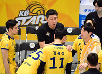 내용 나쁘지 않은데, 결과 안따르는 KB손보...‘6연패’에 깊어지는 수장의 고민