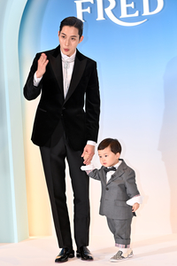 [포토]포즈잡기 어렵네'아빠와 아들' 펜싱선수 김준호