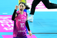 30득점 김연경의 압도적 파워, 흥국생명 고공행진 이끄는 강력한 힘