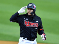 [포토]'3회초 안타출루' 황재균