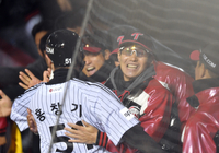 ‘죽어도 뛴다’ ‘헛스윙해도 풀스윙’ LG 29년 한풀이 해답은 불굴의 과감함이었다[KS]