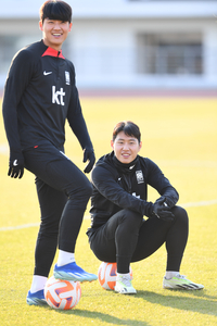 [포토]이야기 나누는 설영우-이강인