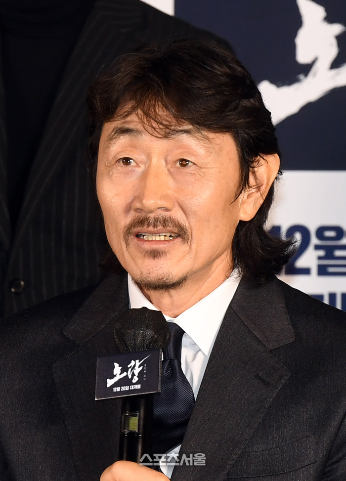 포토]'노량 : 죽음의 바다' 출연 소감 밝히는 허준호