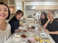 ‘이혼’ 안현모, ‘우리들의 차차차’ 멤버들과…배윤정 “여자들의 수다, 진짜 웃겨”