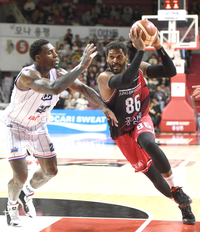 [포토] 먼로 '과감한 돌파'