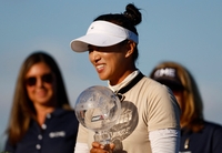 ‘민무늬 모자’에 미소 새기고 시즌 최종전에서 웃은 양희영 “은퇴 고민했지만, 꿈 포기 않고 노력한 결과”