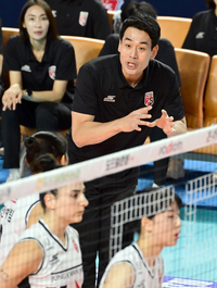 ‘3연패’ 고희진 감독 “찾아온 힘든 시기, ‘약’ 됐으면 좋겠다”[현장인터뷰]